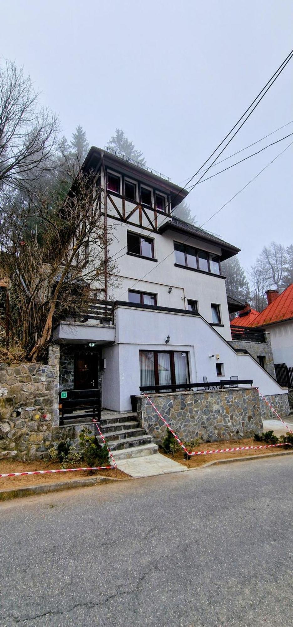 Snowflake Apartment *